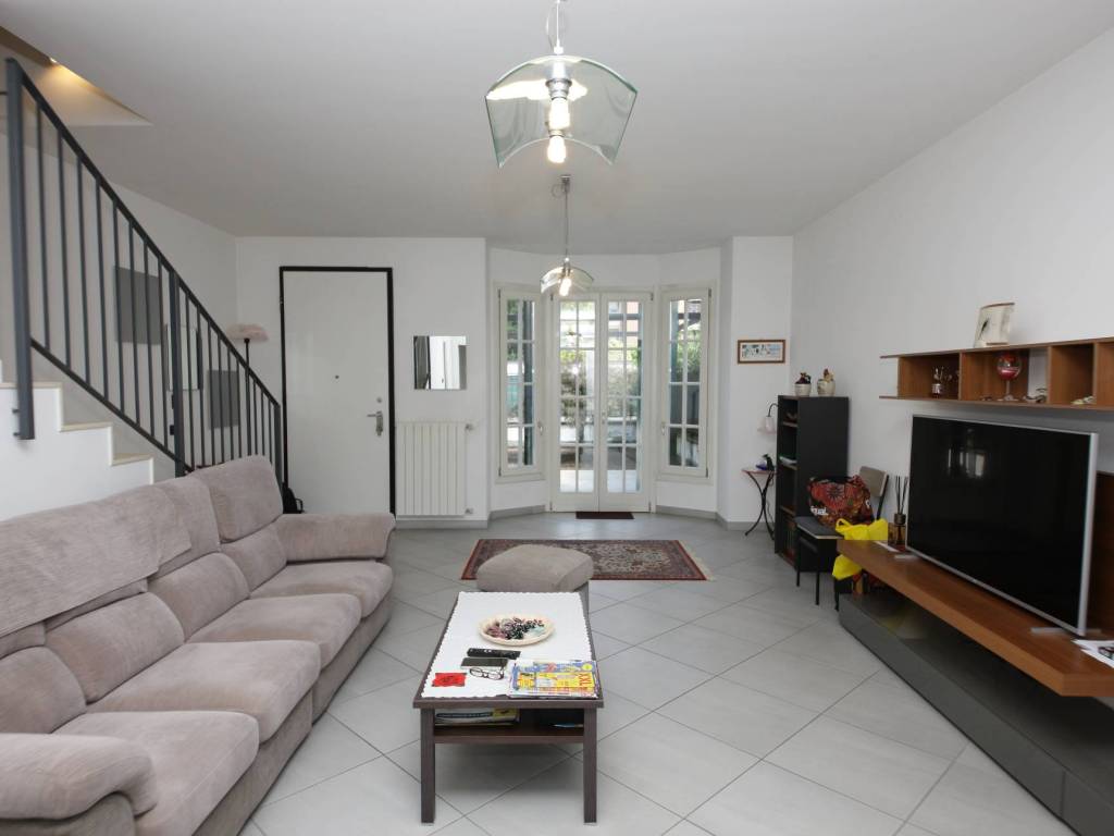 casa indipendente in vendita a Busto Arsizio