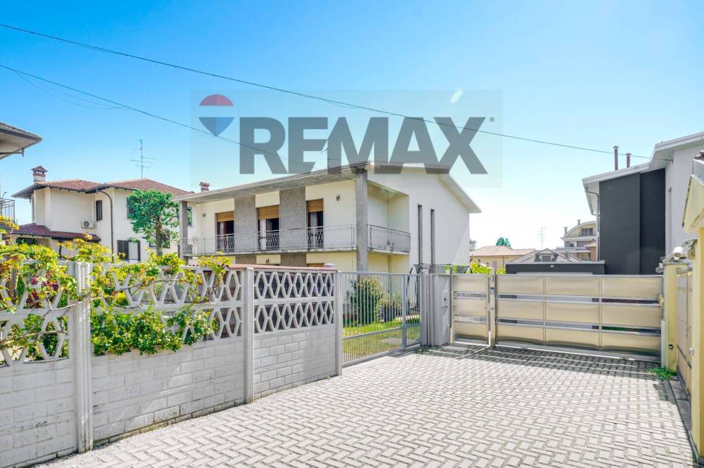 casa indipendente in vendita a Busto Arsizio
