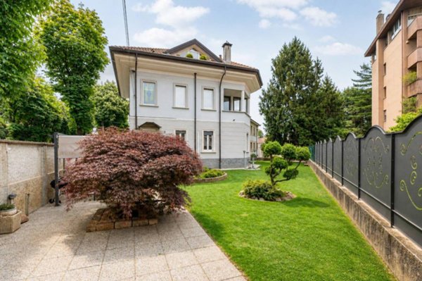 casa indipendente in vendita a Busto Arsizio