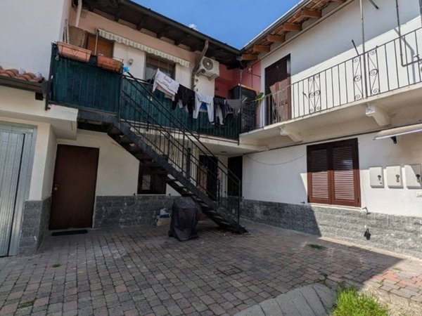 appartamento in vendita a Busto Arsizio in zona Borsano