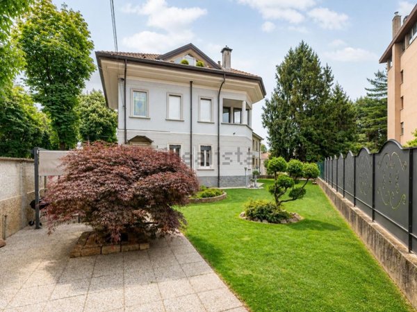 casa indipendente in vendita a Busto Arsizio