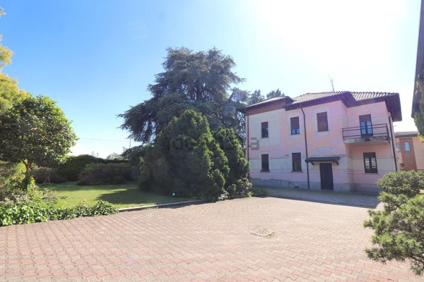 casa indipendente in vendita a Busto Arsizio
