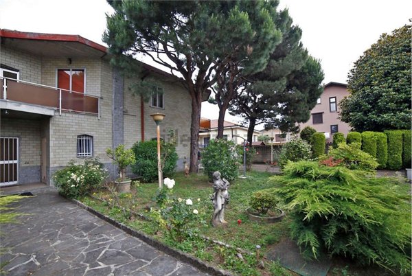 casa indipendente in vendita a Busto Arsizio