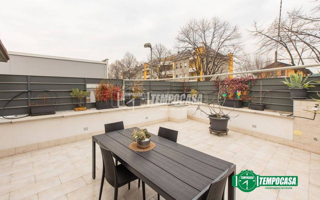 casa indipendente in vendita a Busto Arsizio