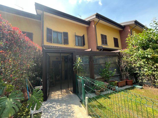 casa indipendente in vendita a Busto Arsizio