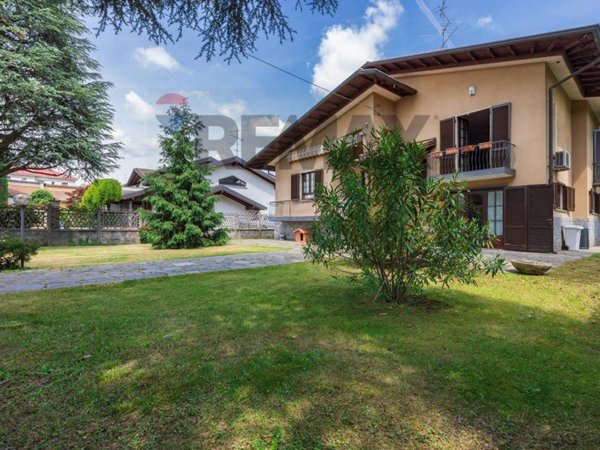 casa indipendente in vendita a Busto Arsizio