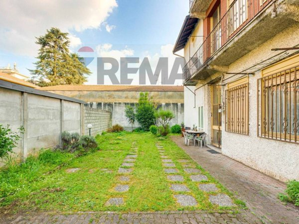 casa indipendente in vendita a Busto Arsizio
