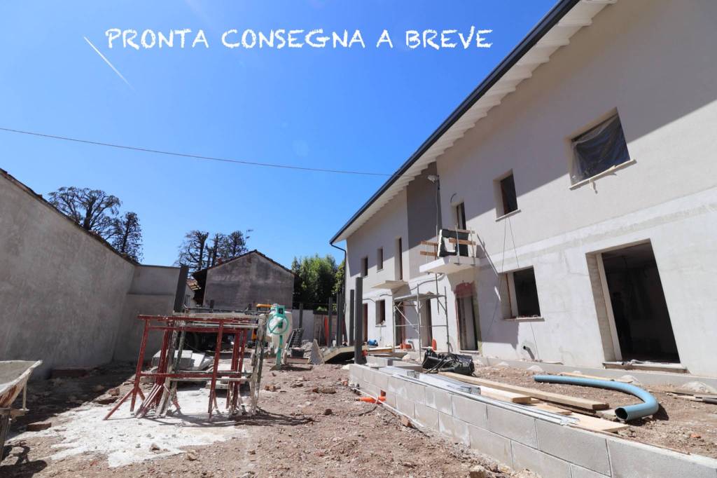 casa indipendente in vendita a Busto Arsizio