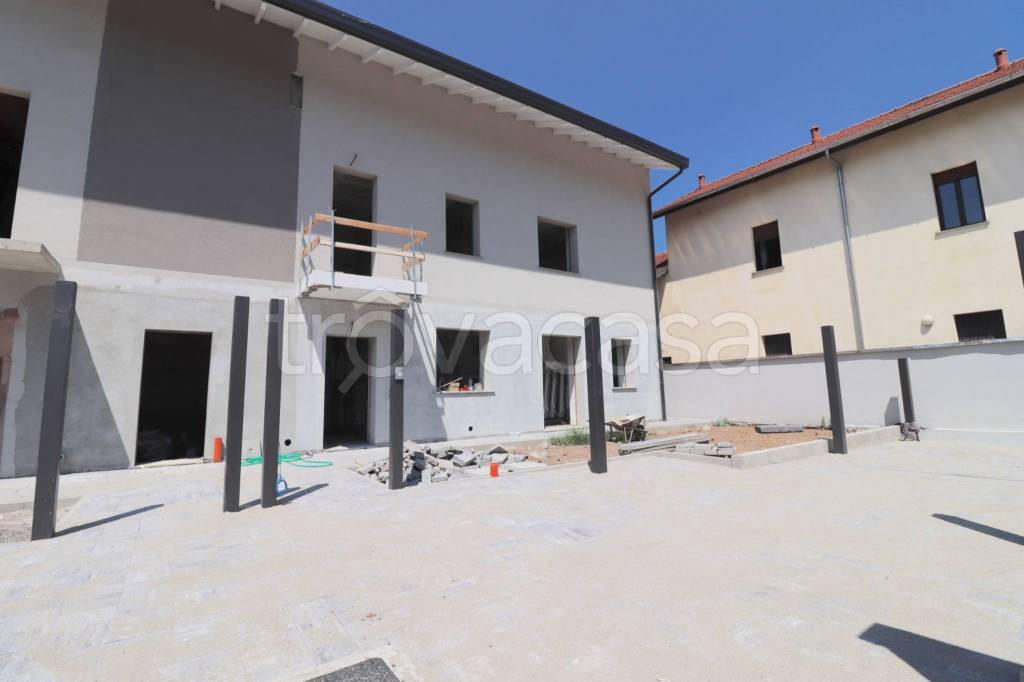 casa indipendente in vendita a Busto Arsizio