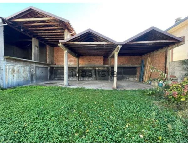 casa indipendente in vendita a Busto Arsizio
