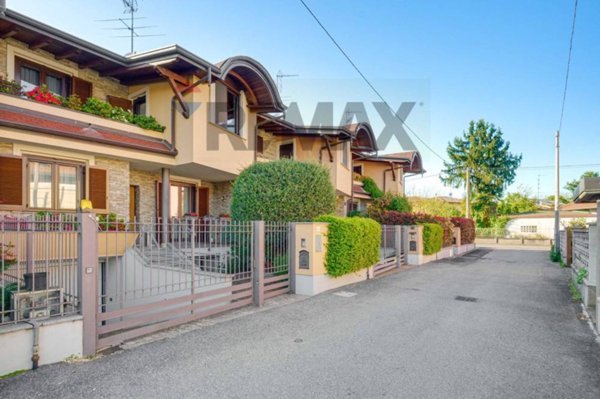 casa indipendente in vendita a Busto Arsizio