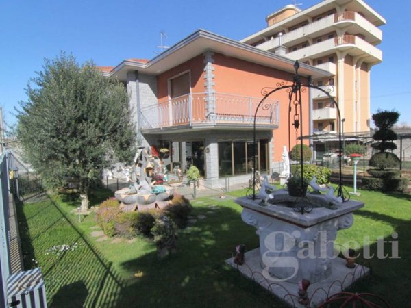 casa indipendente in vendita a Busto Arsizio