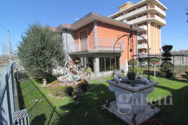 casa indipendente in vendita a Busto Arsizio