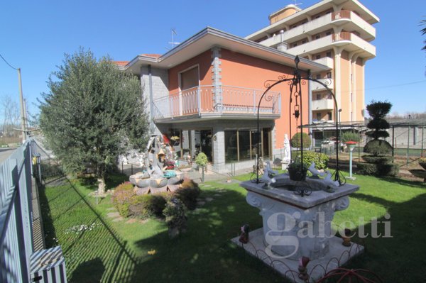 casa indipendente in vendita a Busto Arsizio