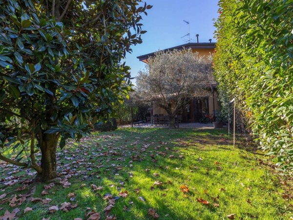 casa indipendente in vendita a Busto Arsizio in zona Borsano