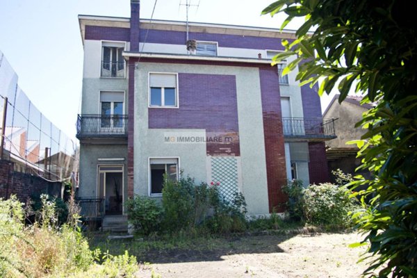casa indipendente in vendita a Busto Arsizio in zona Borsano