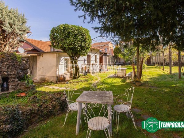 casa indipendente in vendita a Busto Arsizio
