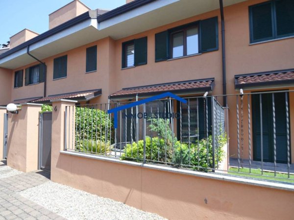 casa indipendente in vendita a Busto Arsizio