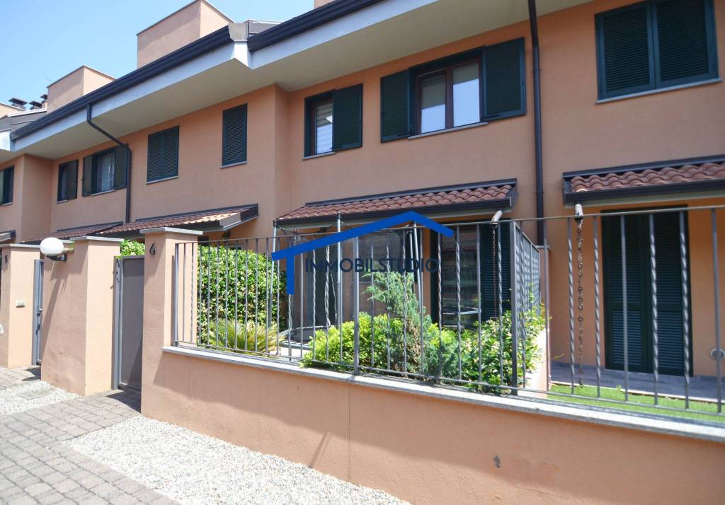 casa indipendente in vendita a Busto Arsizio