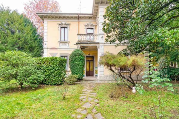 casa indipendente in vendita a Busto Arsizio