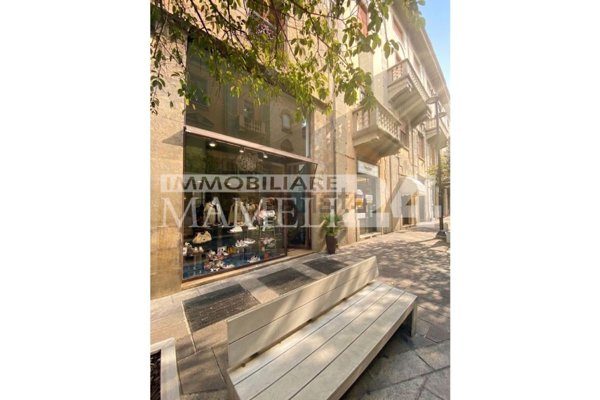 locale commerciale in vendita a Busto Arsizio