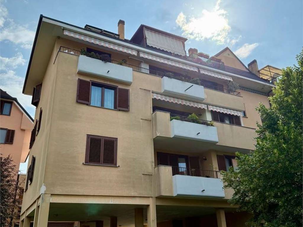 appartamento in vendita a Busto Arsizio in zona Borsano