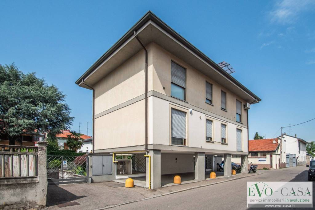 ufficio in vendita a Busto Arsizio