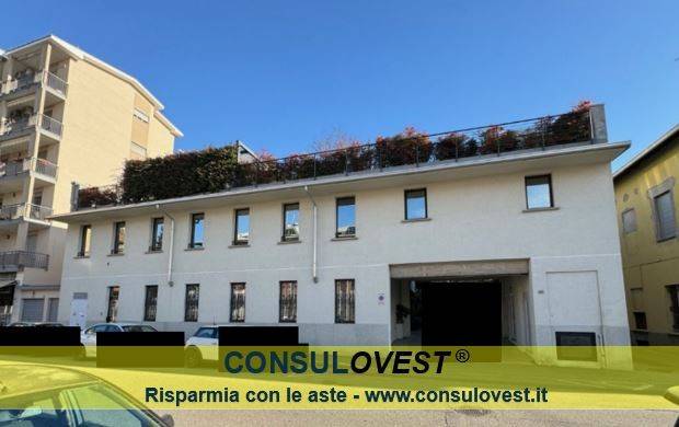 locale commerciale in vendita a Busto Arsizio