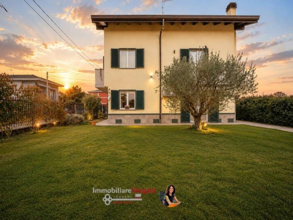 casa indipendente in vendita a Busto Arsizio