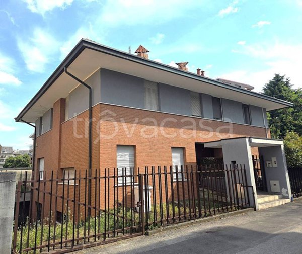 casa indipendente in vendita a Busto Arsizio
