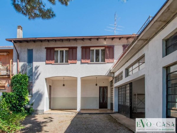 appartamento in vendita a Busto Arsizio in zona Borsano