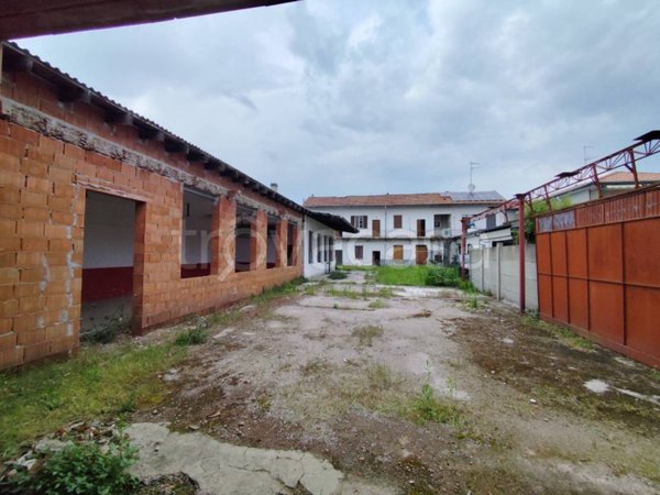 casa indipendente in vendita a Busto Arsizio