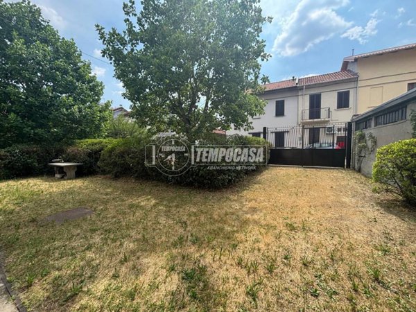 casa indipendente in vendita a Busto Arsizio