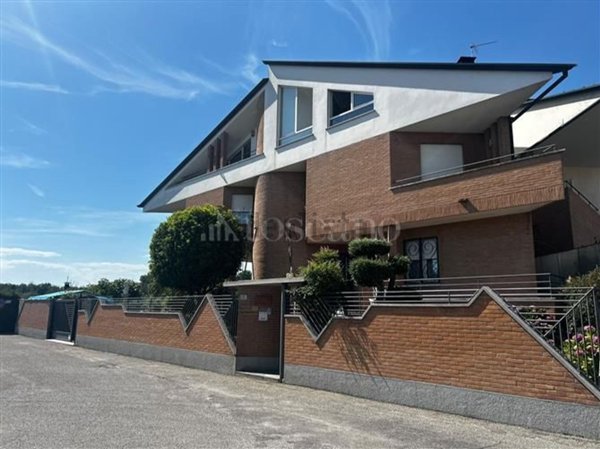 casa indipendente in vendita a Busto Arsizio