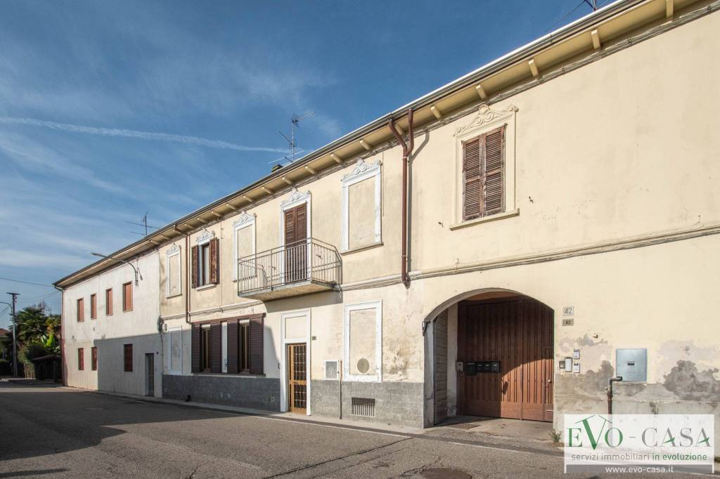 casa indipendente in vendita a Busto Arsizio in zona Borsano