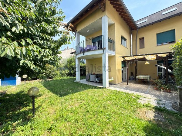 casa indipendente in vendita a Busto Arsizio