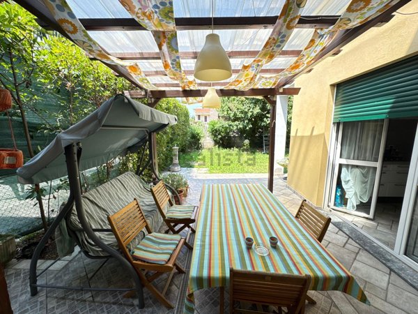 casa indipendente in vendita a Busto Arsizio