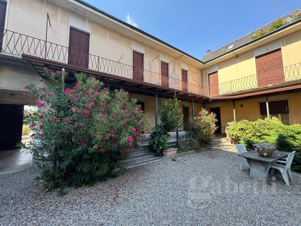 casa indipendente in vendita a Busto Arsizio