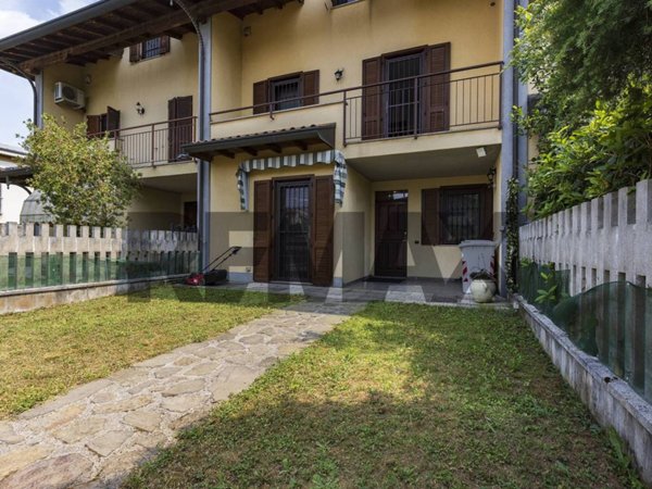 casa indipendente in vendita a Busto Arsizio