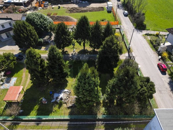 casa indipendente in vendita a Busto Arsizio