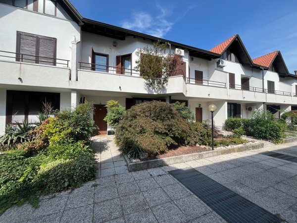 casa indipendente in vendita a Busto Arsizio