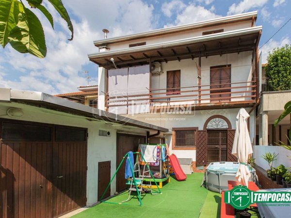 casa indipendente in vendita a Busto Arsizio