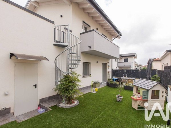 casa indipendente in vendita a Busto Arsizio