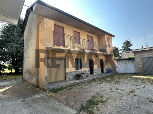 casa indipendente in vendita a Busto Arsizio