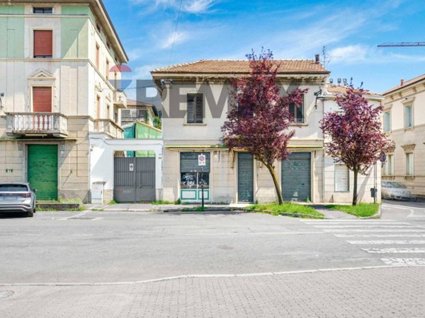 casa indipendente in vendita a Busto Arsizio