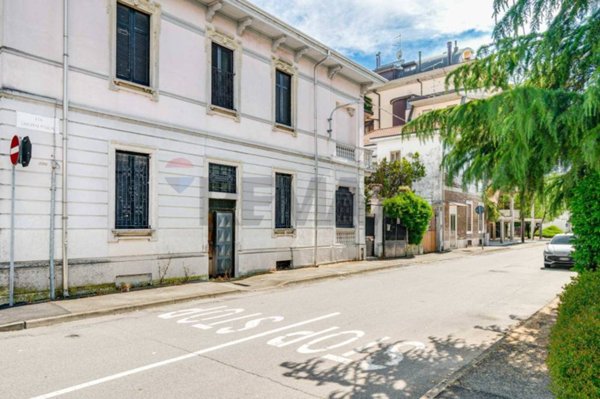 casa indipendente in vendita a Busto Arsizio