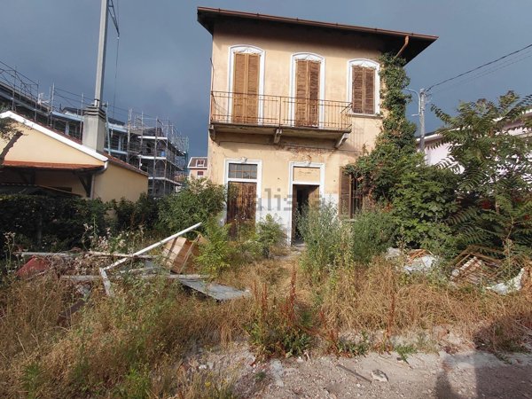casa indipendente in vendita a Busto Arsizio