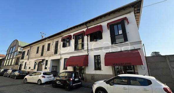 locale commerciale in vendita a Busto Arsizio