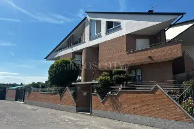 casa indipendente in vendita a Busto Arsizio