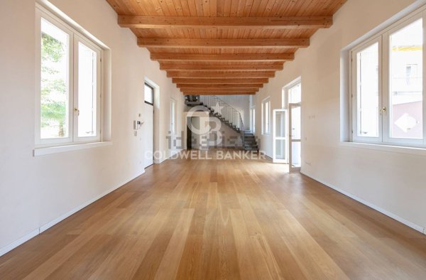 casa indipendente in vendita a Busto Arsizio